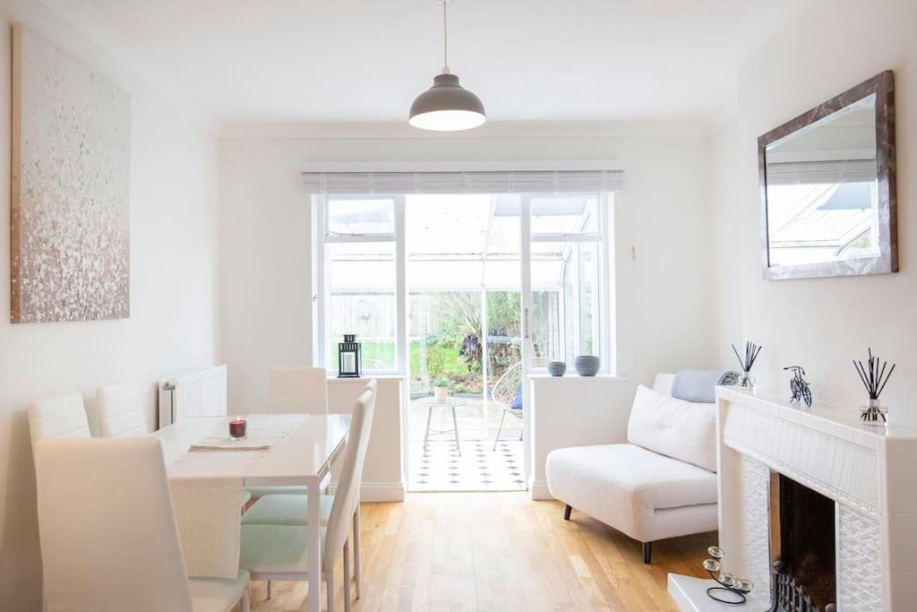 ギルフォード 3 Bed House/Garden/Wi-Fi/Parking/Central Locationヴィラ エクステリア 写真